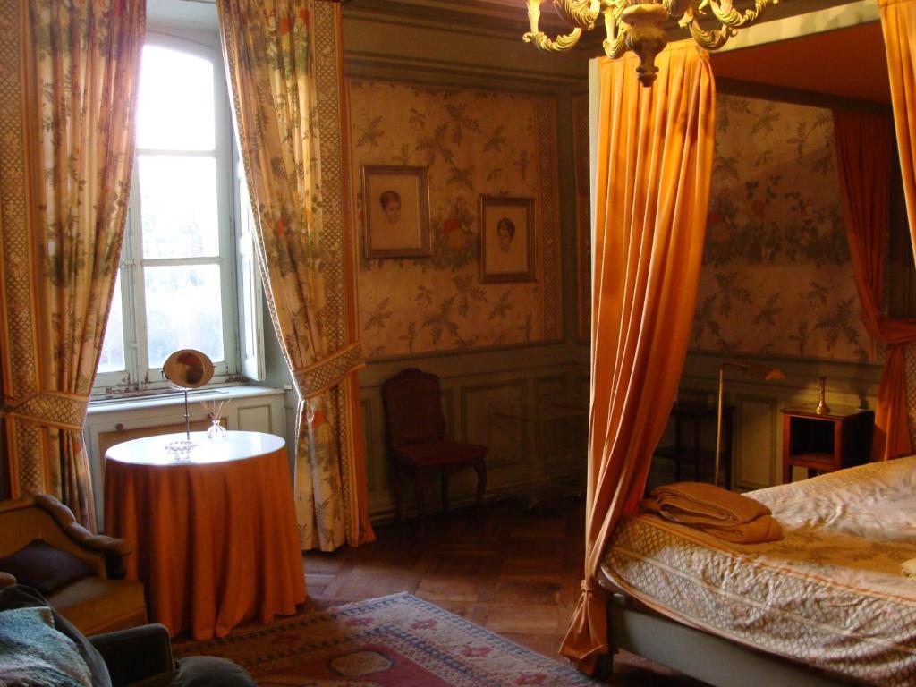 Le Chateau D'Ailly Parigny  Rum bild