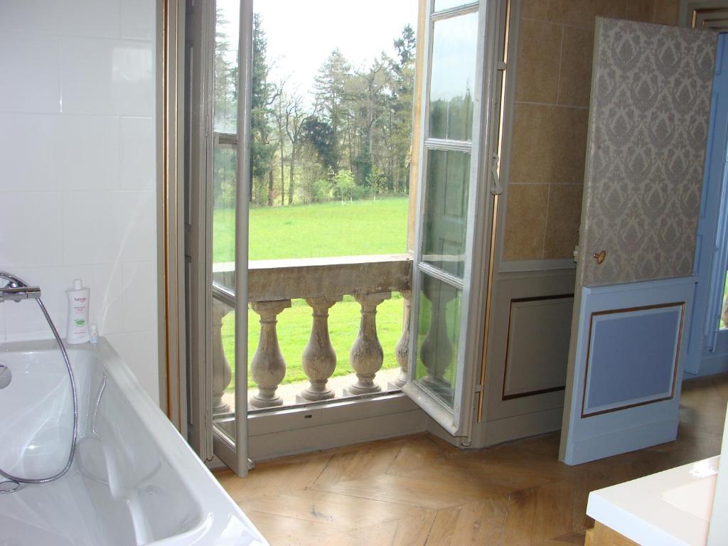 Le Chateau D'Ailly Parigny  Rum bild